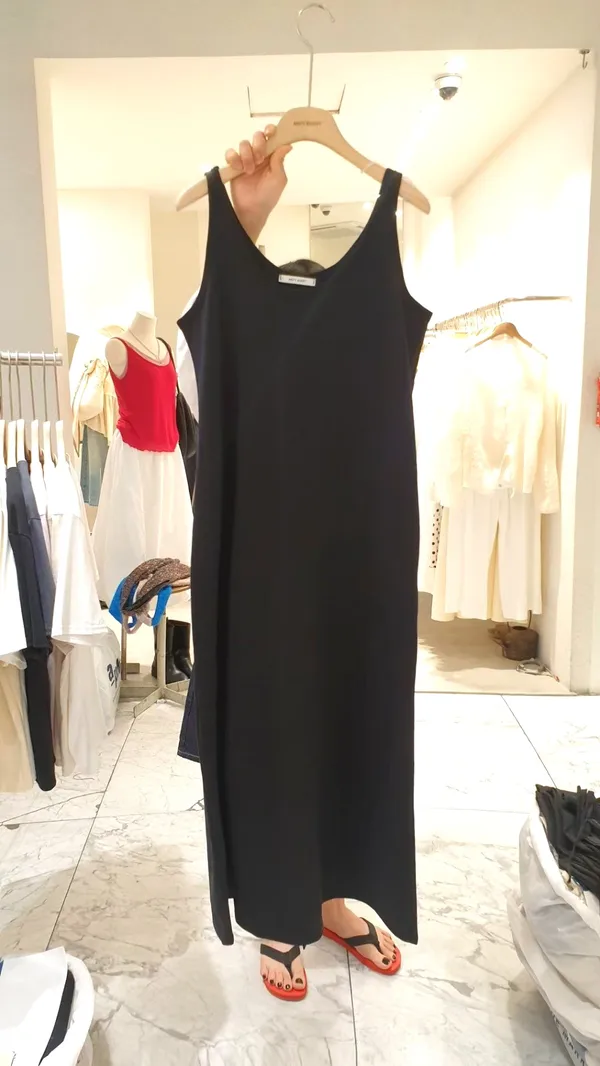 Minimalist Women's Dress - Comfortable and Versatile