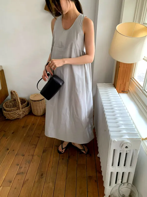 Elegant and Comfortable Black Dress in Minimalist Style