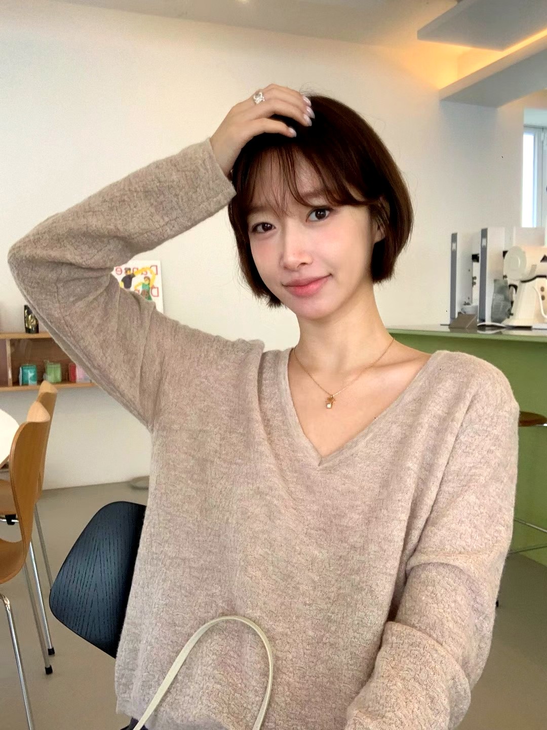 편안하고 부드러운 니트 탑, 가을과 겨울에 적합 - 신상품 출시
