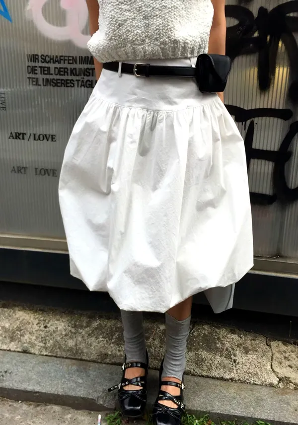 Chic and Versatile White Dress, Lightweight and Comfortable, Perfectly Showcasing Elegance
