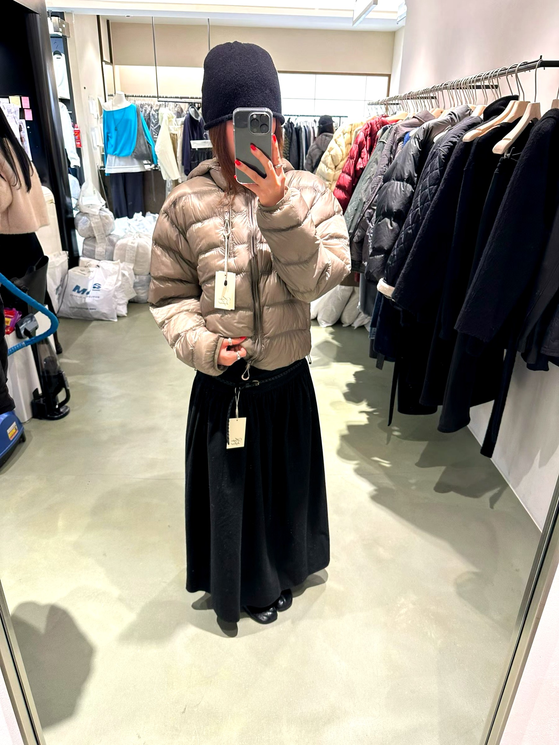 우아한 기질의 롱 드레스, 쉽게 패셔너블한 룩 완성하기
