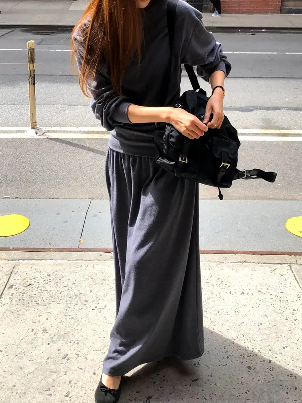 Stylish and Minimalist Gray Midi Skirt, Comfortable and Versatile