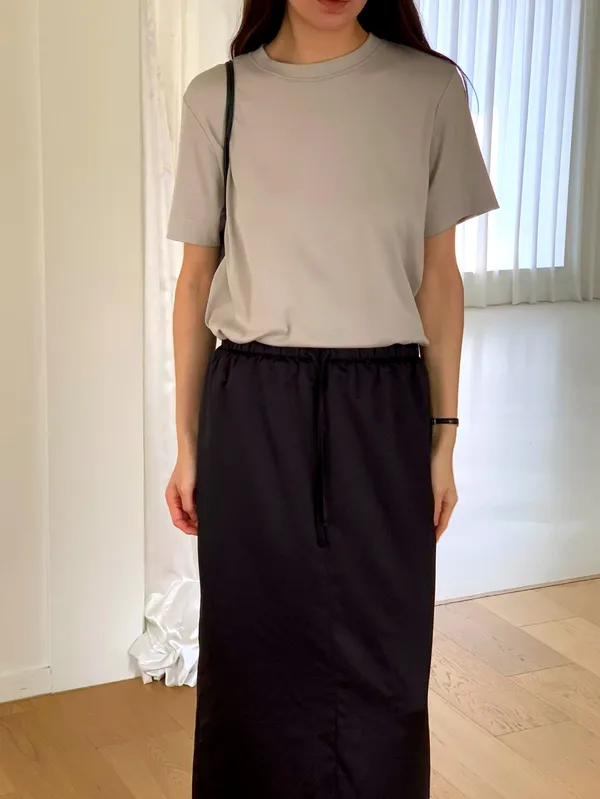 Minimalist Comfortable Women's Top, Perfect for Any Occasion