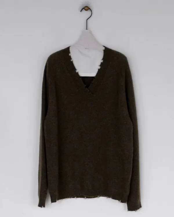 Fashionable Casual V-Neck Sweater - Soft and Comfortable, Perfect for Fall and Winter