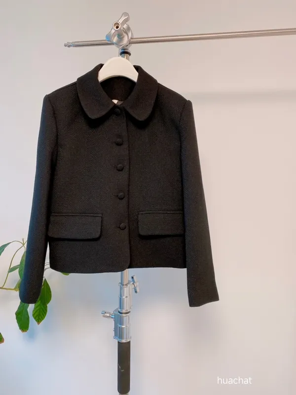 Classic Black Short Jacket - Elegant and Fashionable