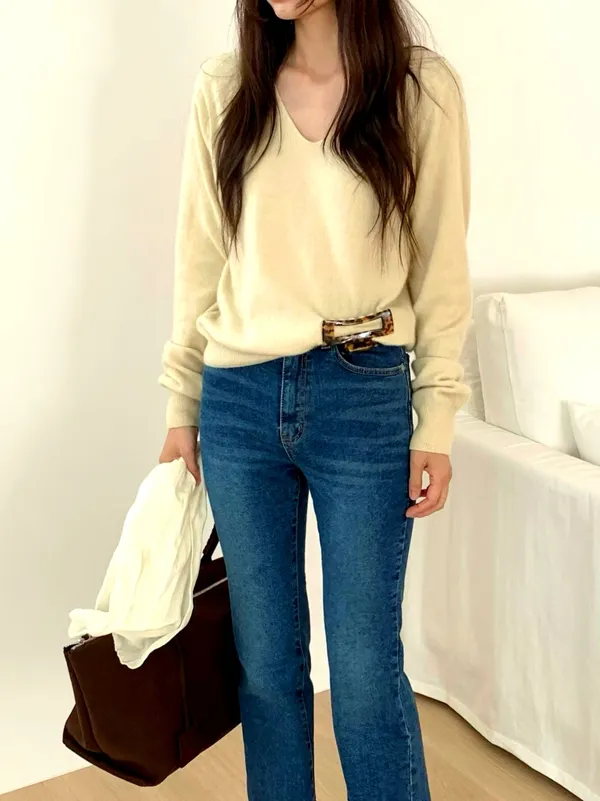 Elegant and Simple V-Neck Knit Sweater, Comfortable and Versatile