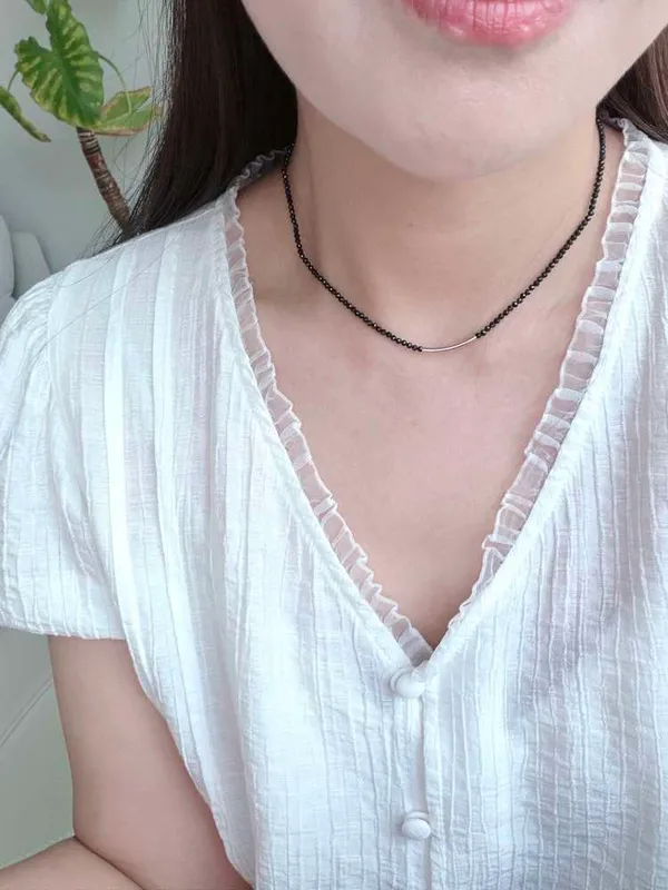 Minimalist Black Necklace - Elegant Style for Any Occasion