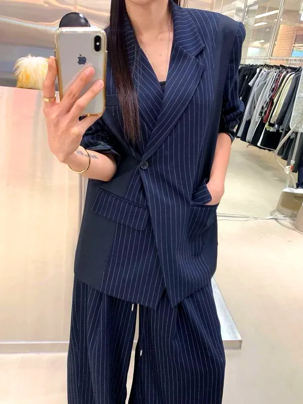 Stylish Striped Women's Blazer - Elevate Your Elegance