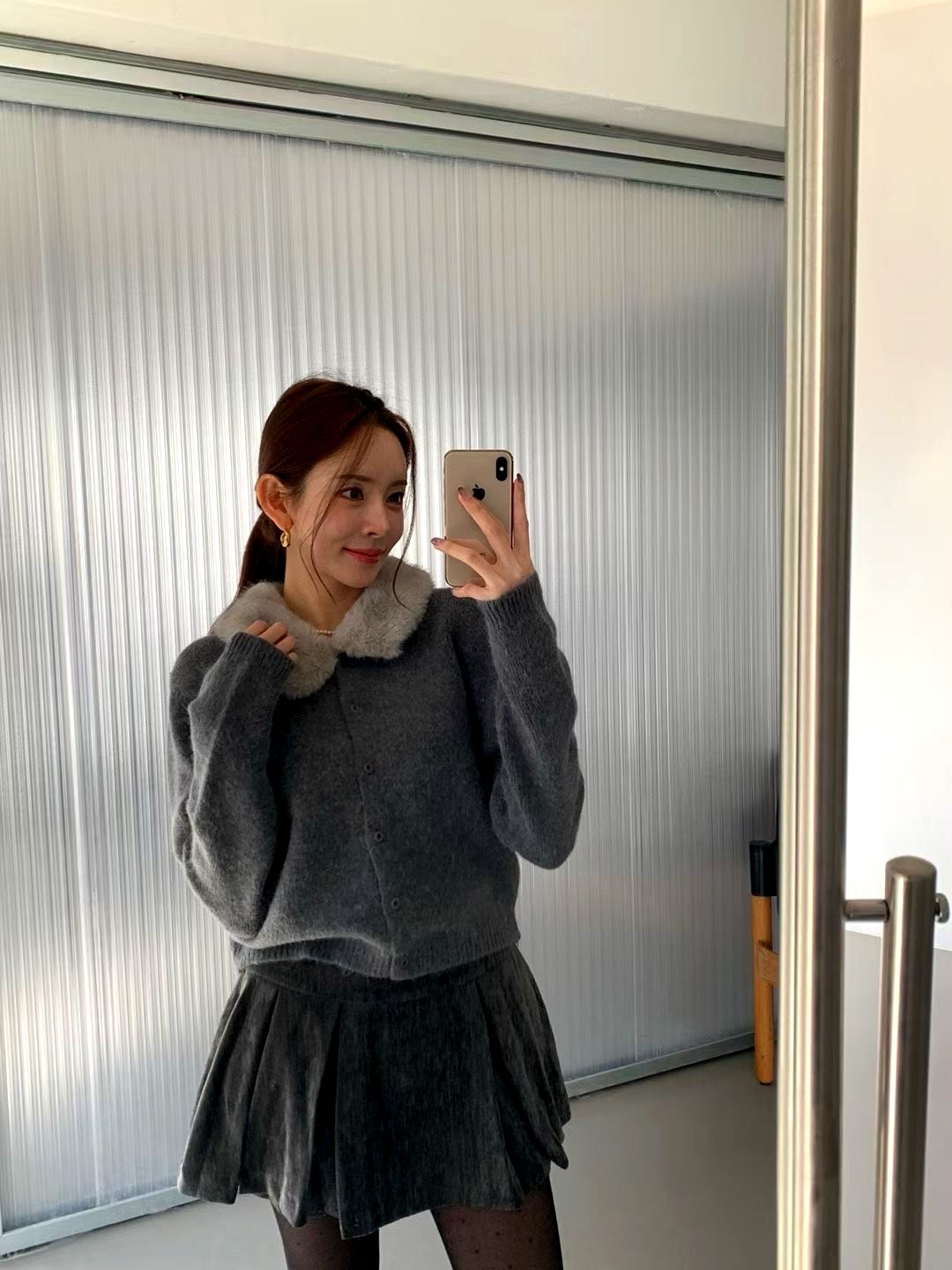 우아한 기품의 스웨터, 따뜻하고 편안한 가을 겨울 필수 아이템