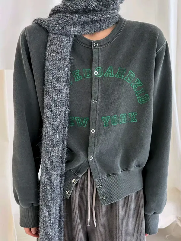 Stylish Casual Button Sweatshirt - Comfortable and Versatile