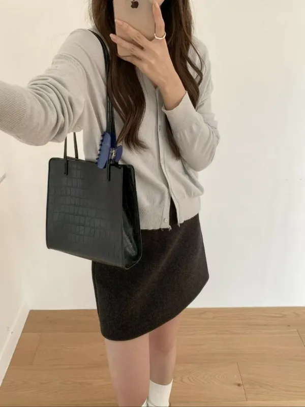Stylish Brown Tote Bag, A Must-Have for Elegant Outings