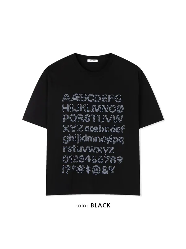 Stylish Black Short Sleeve T-Shirt with Unique Letter Print