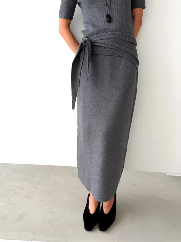 Elegant Gray Maxi Dress to Showcase Your Charming Aura