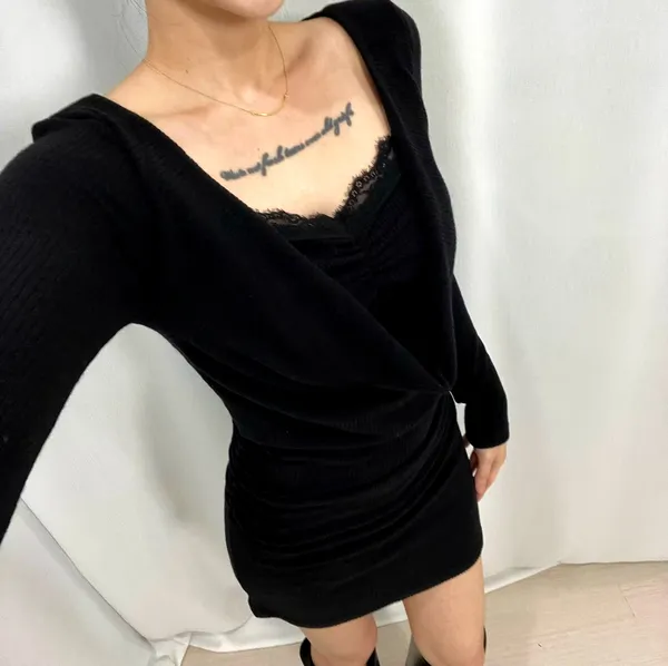 Elegant Slim-Fit Black Dress to Showcase Your Charming Curves