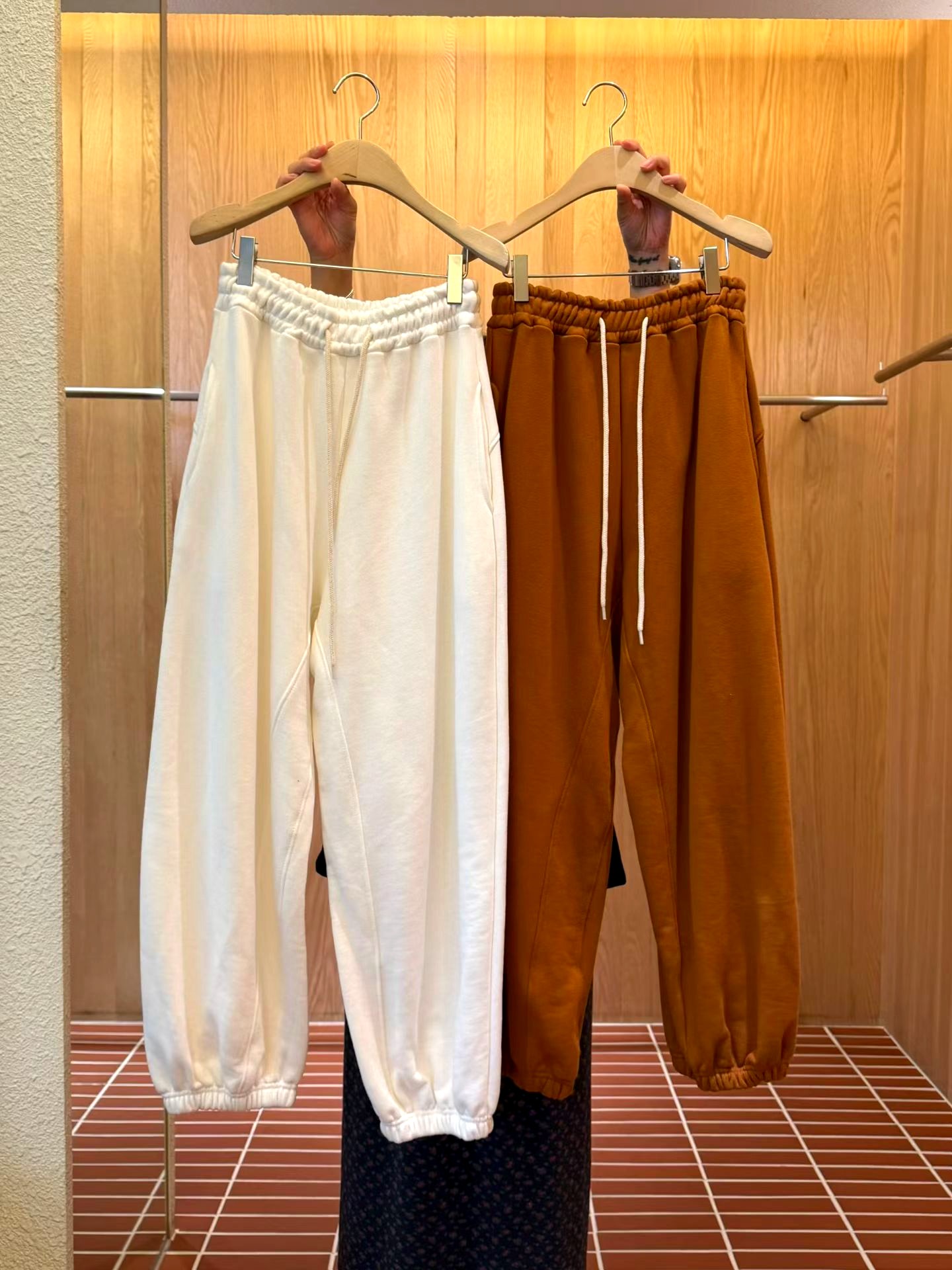 패셔너블한 캐주얼 여성 바지, 편안하고 다재다능한 봄가을용