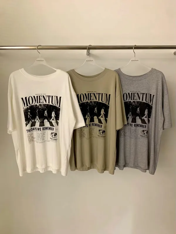 เสื้อยืดผู้หญิงลายพิมพ์แฟชั่น - สไตล์สบายๆ