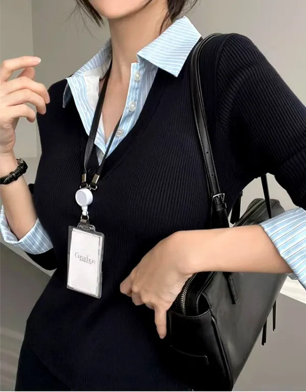 Stylish V-Neck Knit Top, Elegant and Versatile