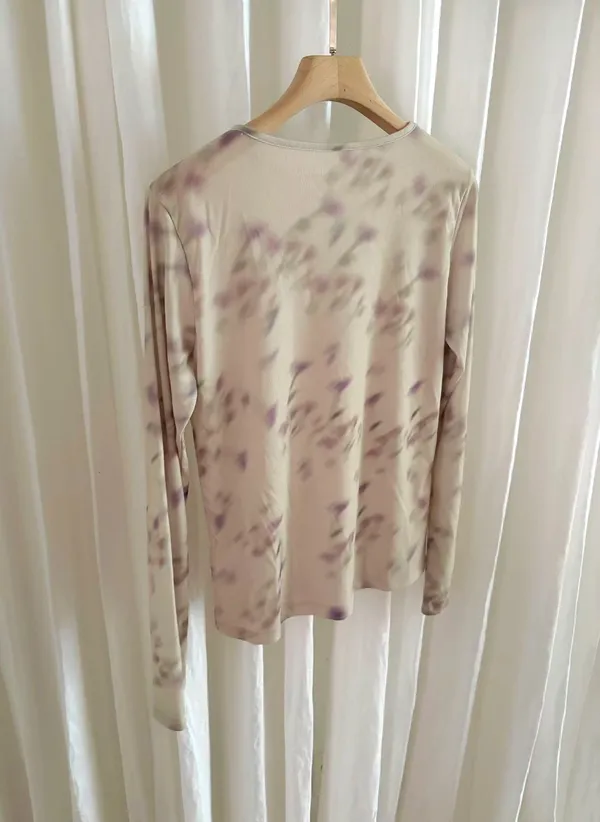 Elegant Printed Long Sleeve Top, Lightweight and Comfortable