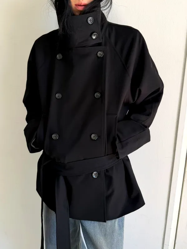 Stylish Black Women's Jacket - Elegant and Versatile