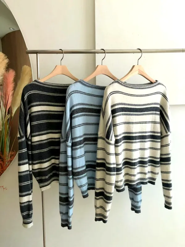 Fashionable Striped Women's Top - Comfortable and Versatile