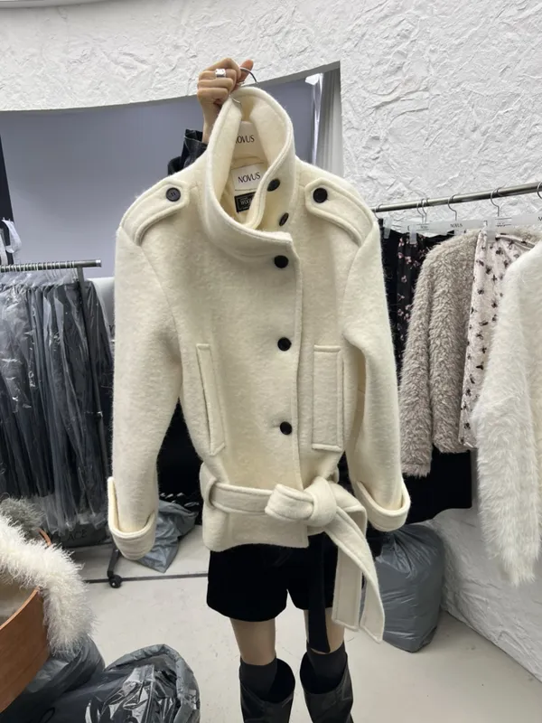 Stylish Wool Coat - Elegant and Warm for Autumn and Winter