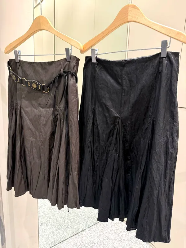 Fashionable Versatile Women's Skirt, Lightweight and Comfortable, Showcasing Elegance