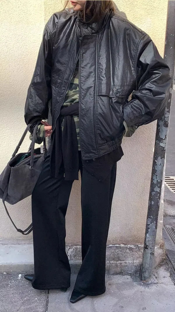 Stylish Black Women's Jacket - Lightweight & Comfortable