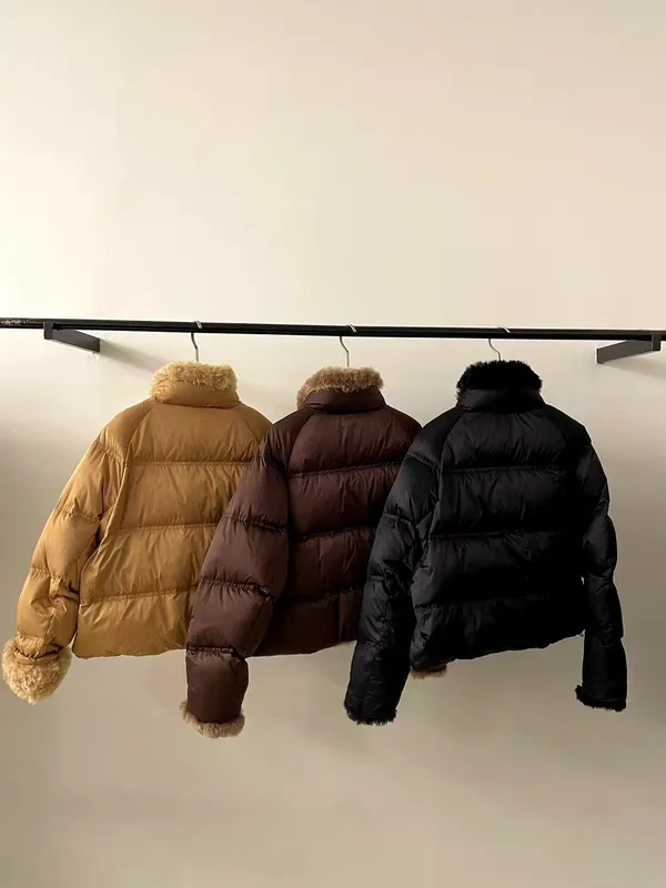 時尚女裝羽絨服外套，保暖舒適，冬季必備