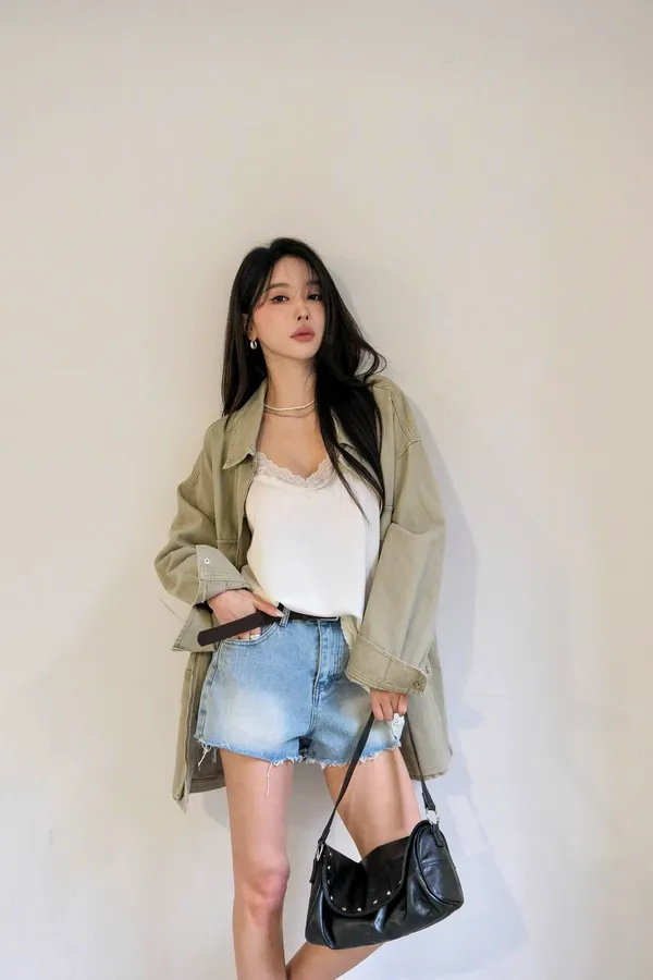 Fashionable Women's Trench Coat, Lightweight and Comfortable, Perfect Match