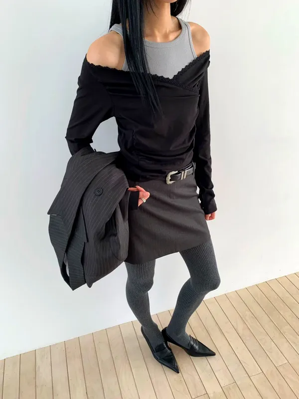 Skirt Mini Hitam Bergaya, Memancarkan Pesona Elegan