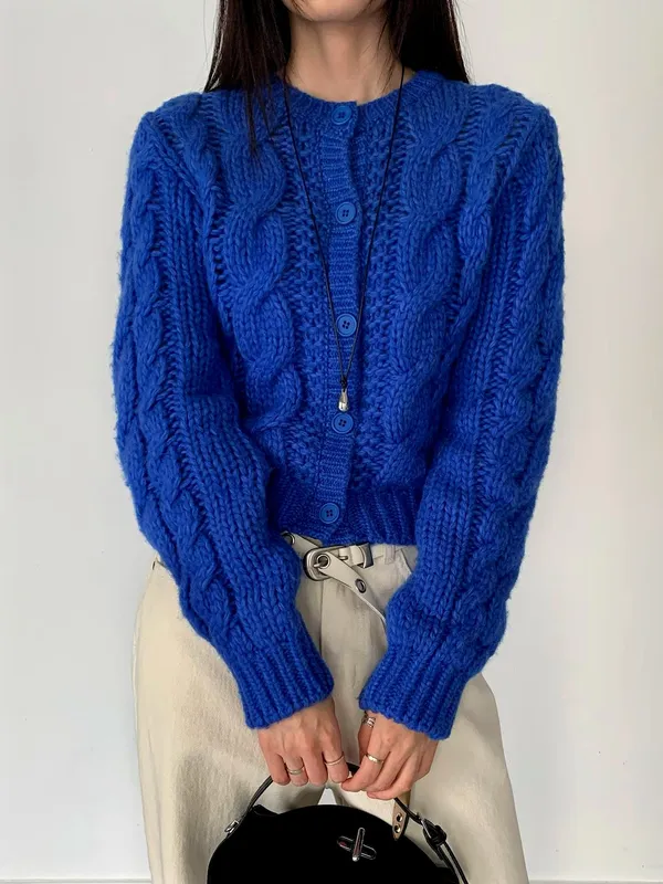 Stylish Blue Sweater - Warm and Comfortable for Autumn and Winter Outfits
