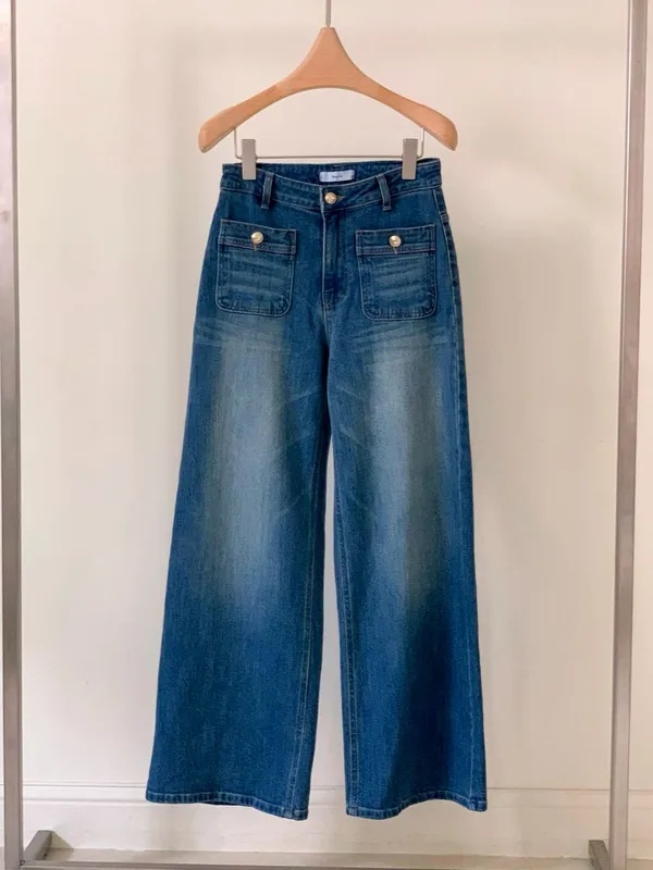 Stylish Loose-Fit Jeans, Comfortable and Versatile, Perfectly Showcasing Your Charm