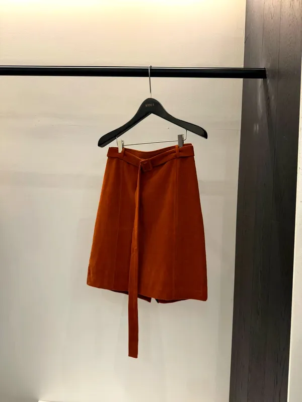 Fashionable Autumn and Winter Women's Midi Skirt - Elegant and Stylish