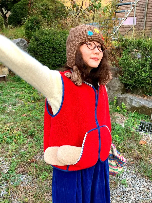 Stylish and Warm Women's Vest Jacket - Comfortable and Versatile