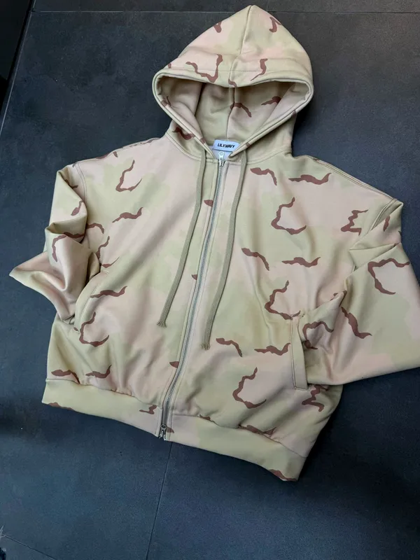 Stylish Camouflage Men's Hoodie for a Comfortable Casual Look