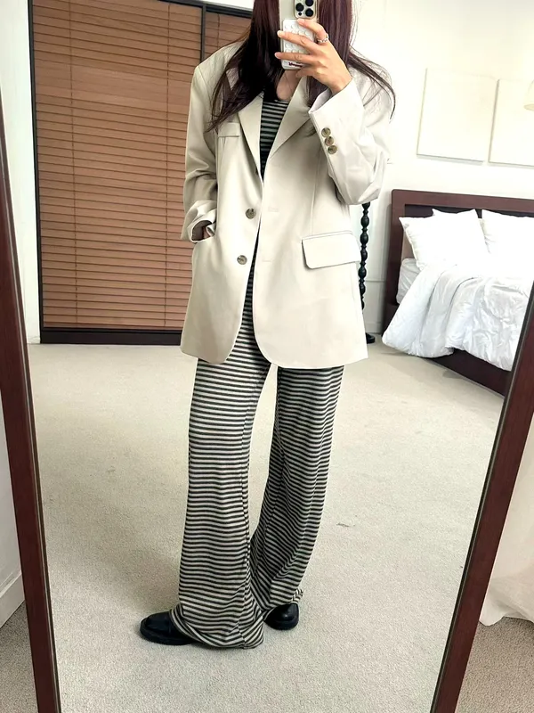 Stylish Minimalist Women's Blazer Jacket
