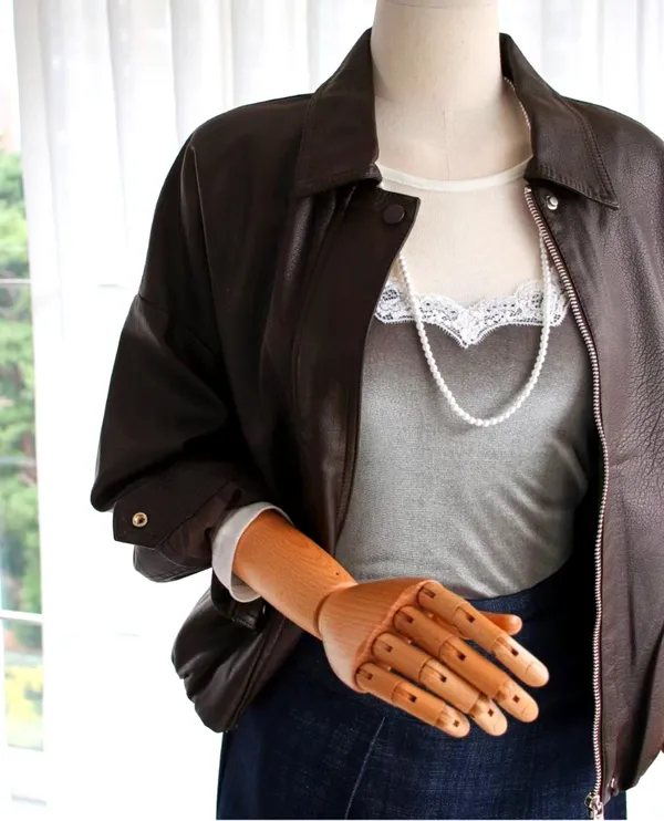 Stylish Women's Jacket - The Perfect Blend of Elegance and Casual