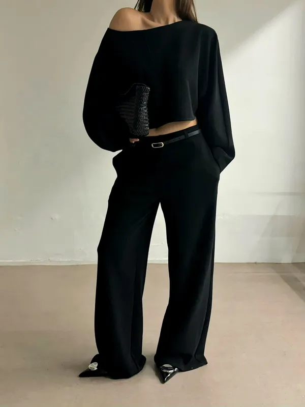เสื้อผู้หญิงสีดำสไตล์มินิมอลสุดชิค สวมใส่สบายในลุคสบายๆ