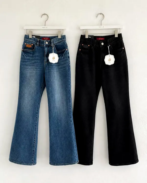 Fashionable Versatile Women's Denim Jeans, Classic Straight Design