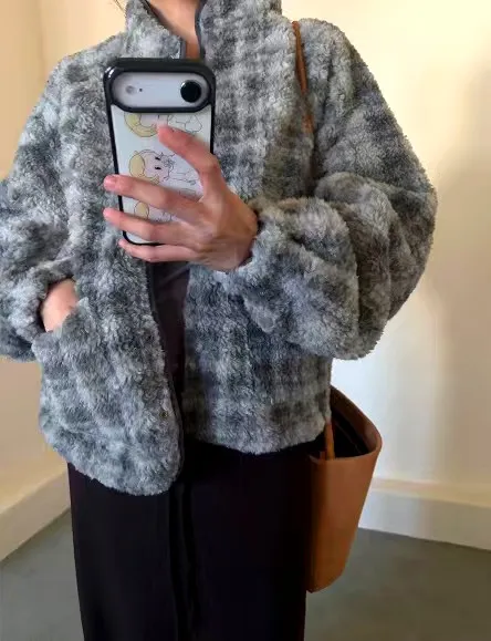 Stylish Plush Jacket - Warm, Comfortable, Perfect for Autumn and Winter