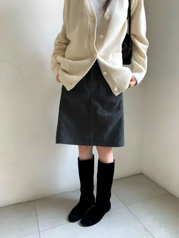 Skirt Midi Wanita Bergaya Minimalis yang Elegan dan Serbaguna