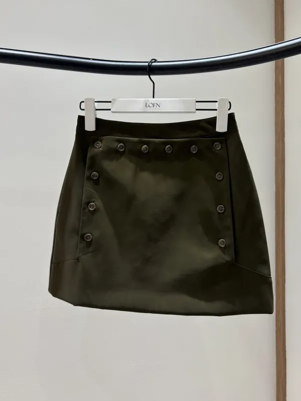 Stylish High-Waisted Army Green Mini Skirt - Elegantly Versatile