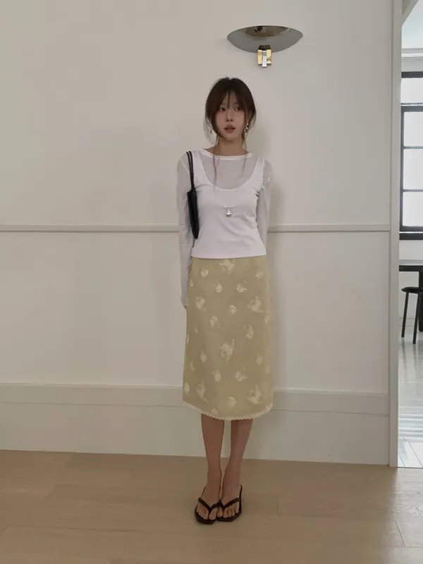 Elegant Floral Embroidered Dress to Showcase Your Feminine Charm