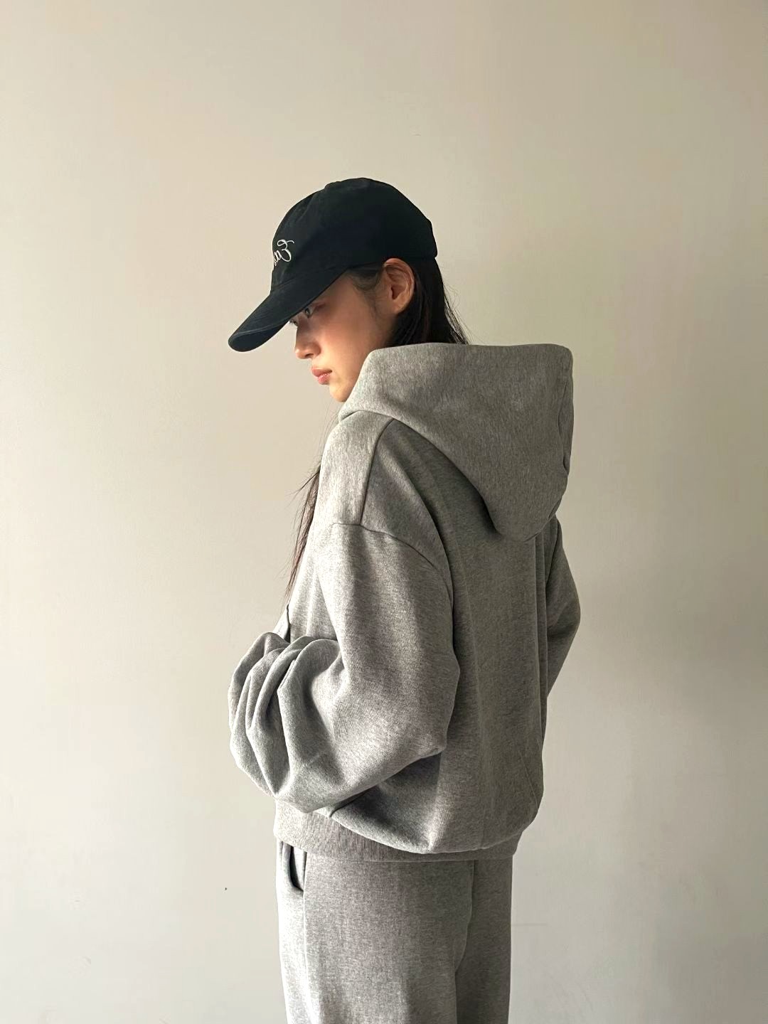 패셔너블한 캐주얼 그레이 여성 자켓, 편안하고 다재다능한 신상품