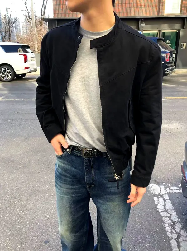 Stylish Men's Casual Top - Minimalist Design with Comfortable Fabric