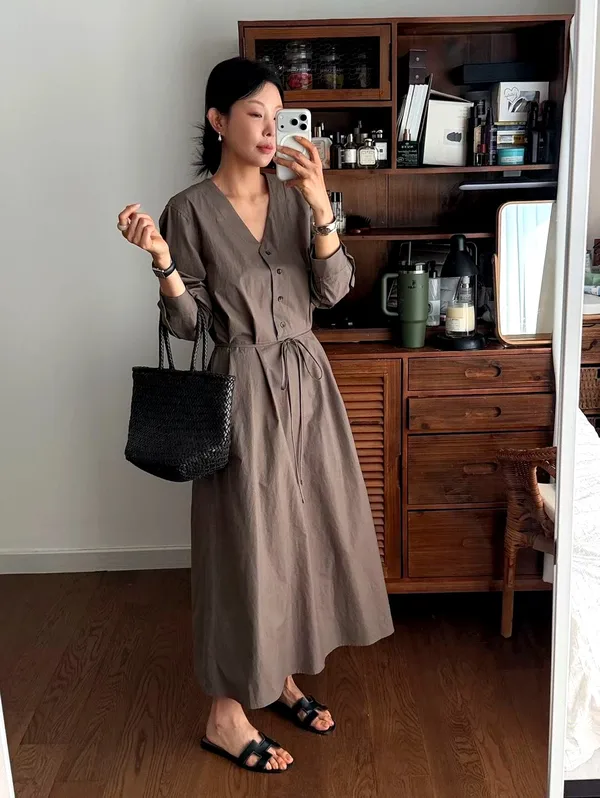 Elegant Women's Dress - Lightweight and Comfortable, Perfect Match