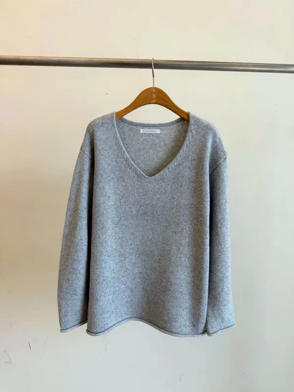 Chic Gray V-Neck Knit Top, Comfortable and Versatile