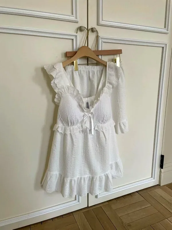 Fresh White Lace Trim Women's Outfit, Elegant and Comfortable