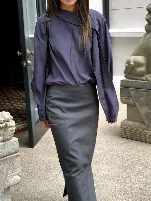 Elegant Women's Top with Minimalist Design, Perfect for Commuting