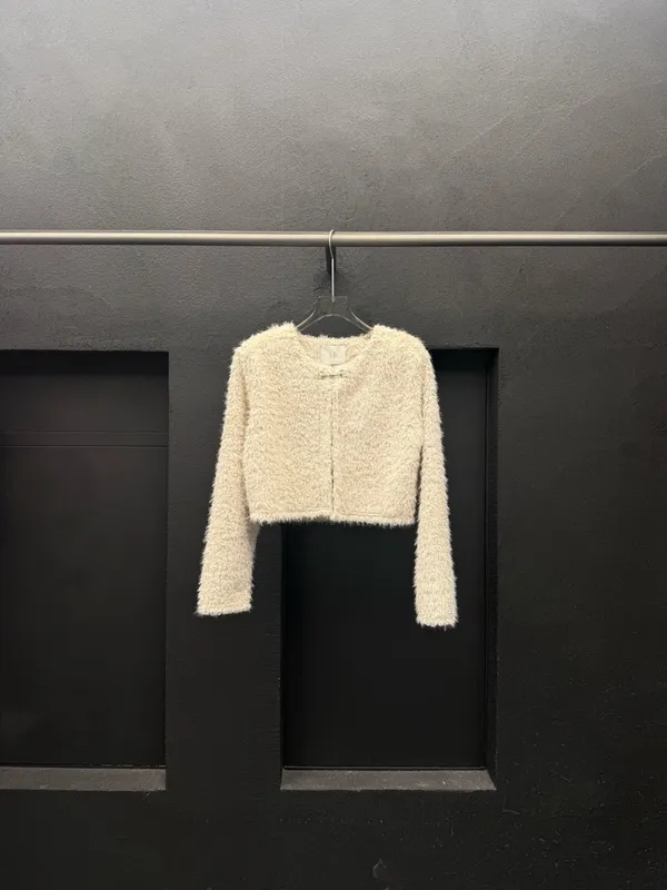 Fashionable Plush Short Jacket, Warm and Comfortable